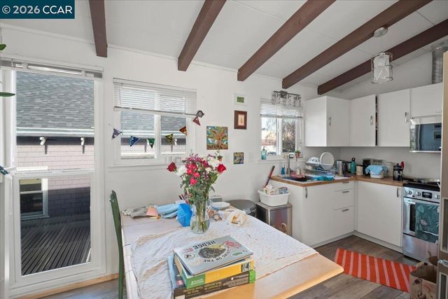 84 Monte Vista Ave, Oakland, CA 94611