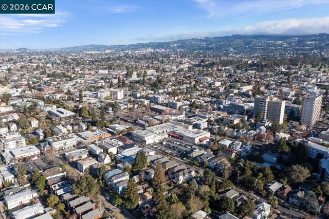 84 Monte Vista Ave, Oakland, CA 94611