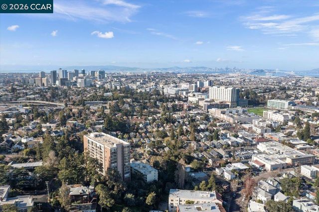 84 Monte Vista Ave, Oakland, CA 94611