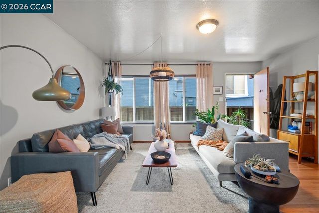 84 Monte Vista Ave, Oakland, CA 94611