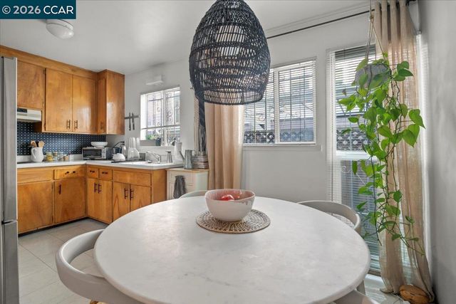 84 Monte Vista Ave, Oakland, CA 94611
