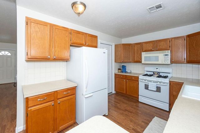1105 4th Pl, Elgin, OK 73538
