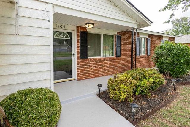 1105 4th Pl, Elgin, OK 73538