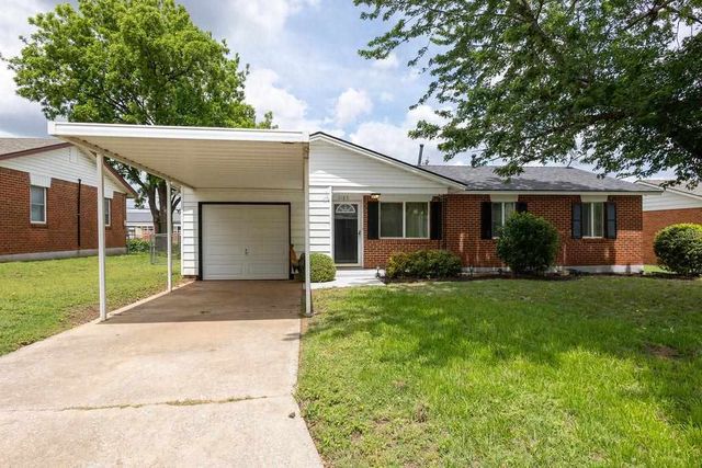 1105 4th Pl, Elgin, OK 73538