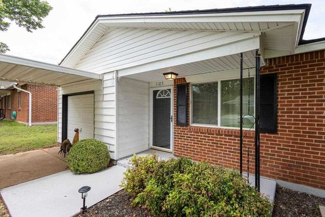 1105 4th Pl, Elgin, OK 73538