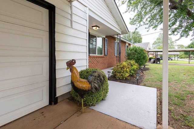 1105 4th Pl, Elgin, OK 73538