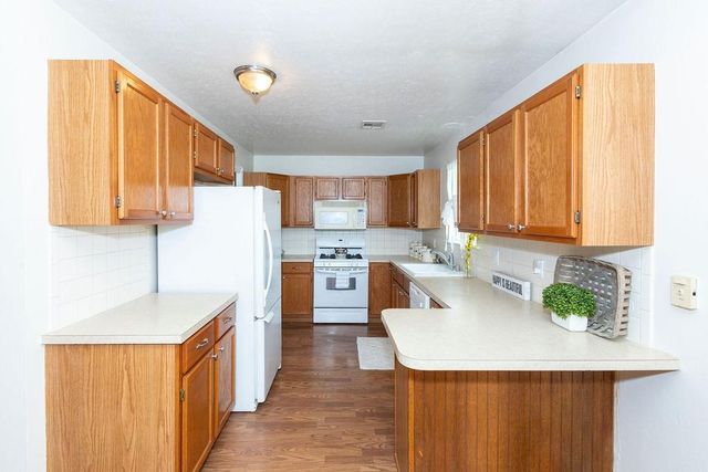 1105 4th Pl, Elgin, OK 73538