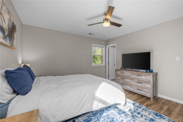 5662 Heathwood CT, Virginia Beach, VA 23464