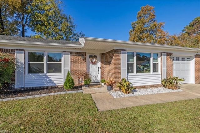 5662 Heathwood CT, Virginia Beach, VA 23464