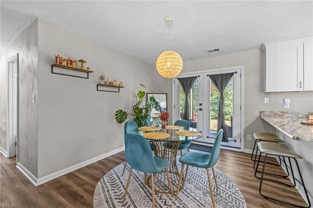 5662 Heathwood CT, Virginia Beach, VA 23464