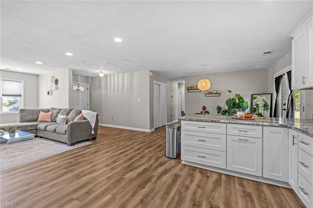 5662 Heathwood CT, Virginia Beach, VA 23464