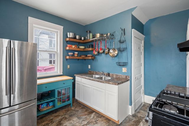 1335 Oliver Avenue N, Minneapolis, MN 55411