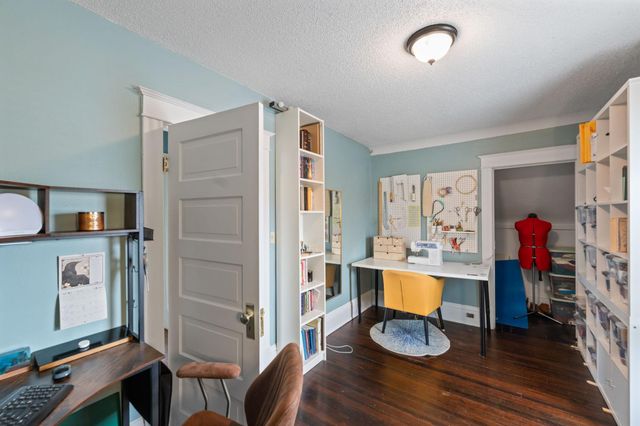 1335 Oliver Avenue N, Minneapolis, MN 55411