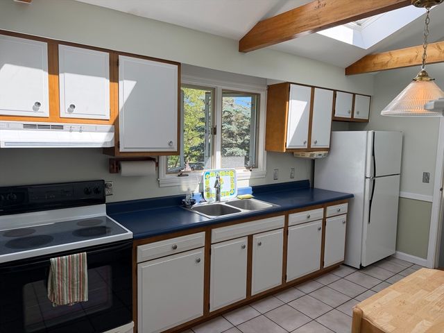 98 Old Hills, Dennis, MA 02638