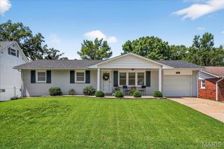 221 E Crestview Drive, Columbia, IL 62236