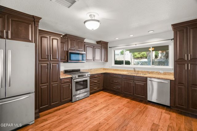 6217 BANDOLERO Drive, El Paso, TX 79912