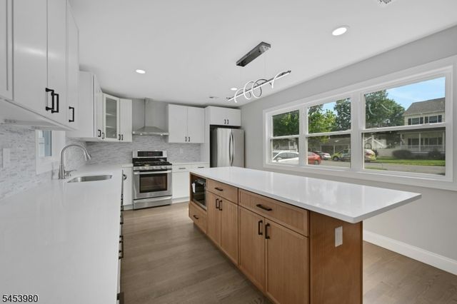 15 Seminole Ave, Parsippany-troy Hills Twp., NJ 07034