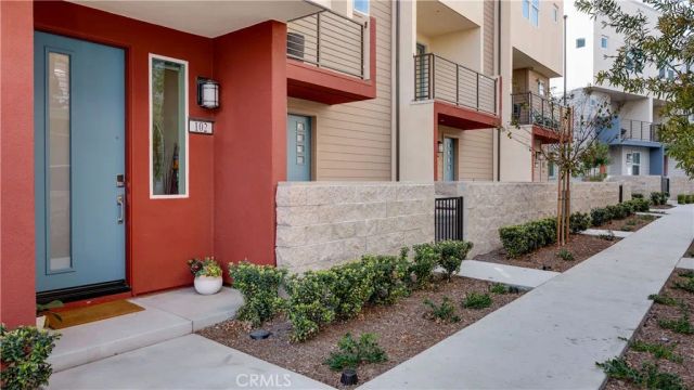 1669 W Lincoln Avenue 102, Anaheim, CA 92801