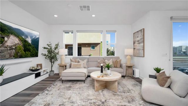 1669 W Lincoln Avenue 102, Anaheim, CA 92801