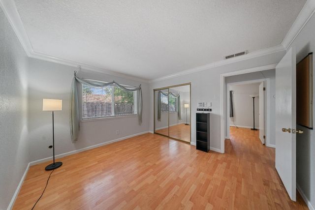 4006 Cortright Way, North Highlands, CA 95660