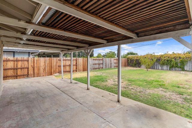 4006 Cortright Way, North Highlands, CA 95660