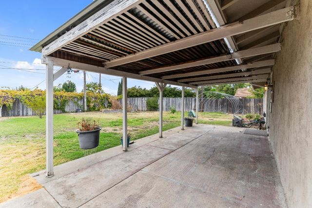 4006 Cortright Way, North Highlands, CA 95660