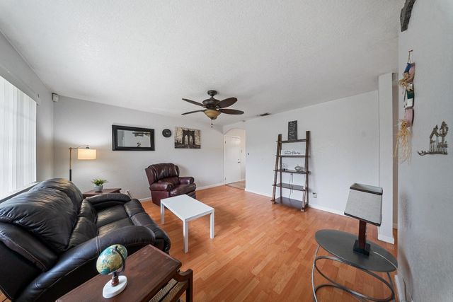 4006 Cortright Way, North Highlands, CA 95660