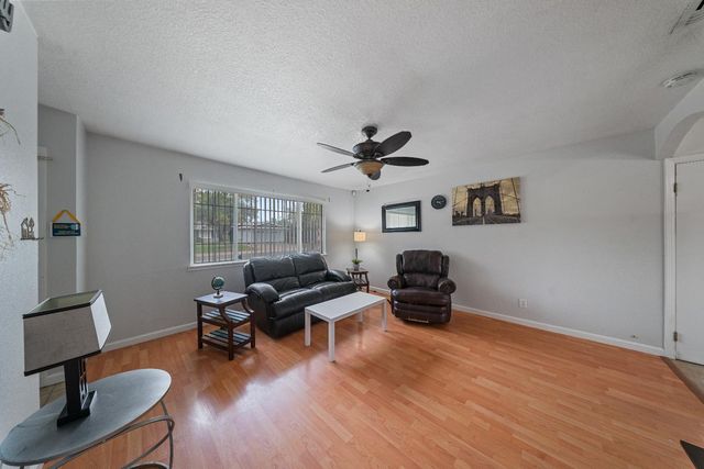 4006 Cortright Way, North Highlands, CA 95660