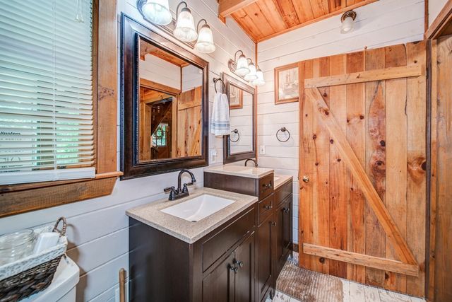 64 Bear Lake Drive, Blue Ridge, GA 30513