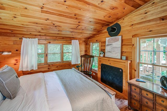 64 Bear Lake Drive, Blue Ridge, GA 30513