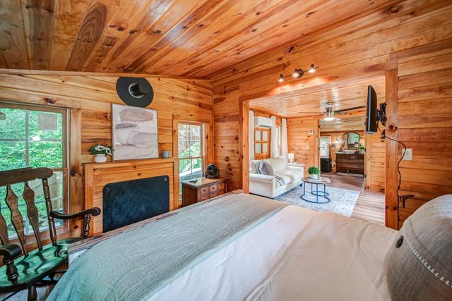 64 Bear Lake Drive, Blue Ridge, GA 30513