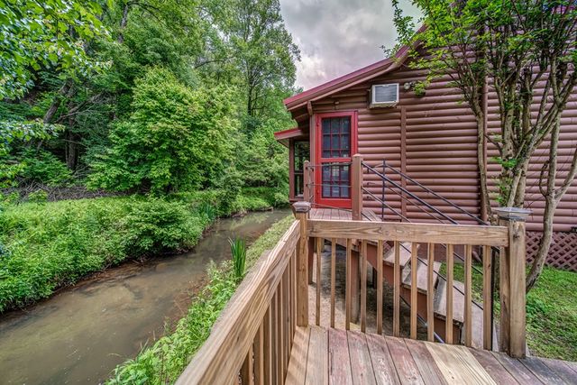 64 Bear Lake Drive, Blue Ridge, GA 30513