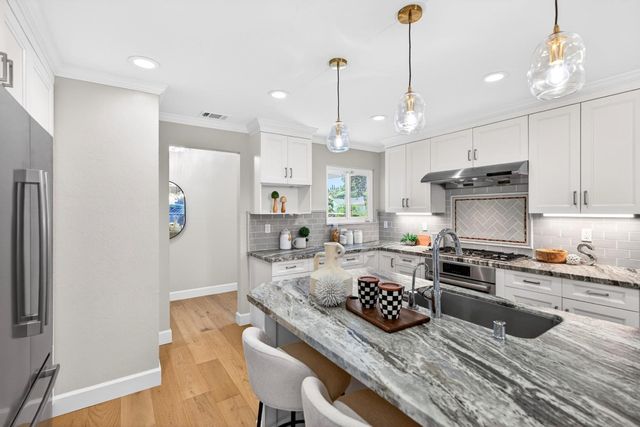 1422 Wright Avenue, Sunnyvale, CA 94087