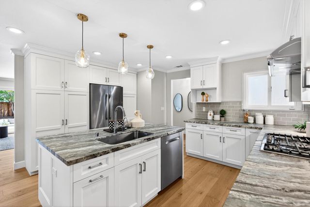 1422 Wright Avenue, Sunnyvale, CA 94087