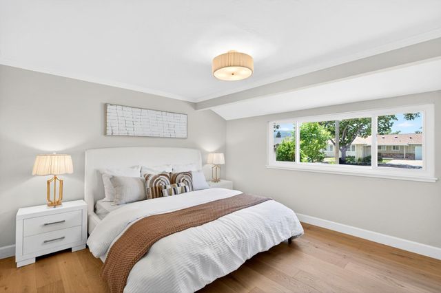 1422 Wright Avenue, Sunnyvale, CA 94087