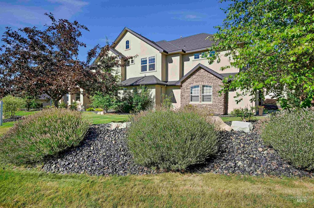 5477 N Quail Summit Pl, Boise, ID 83703 photo 2