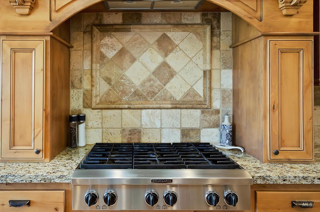 5477 N Quail Summit Pl, Boise, ID 83703 photo 9