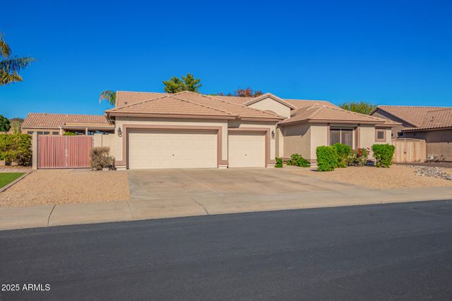 4616 W WHISPERING WIND Drive, Glendale, AZ 85310