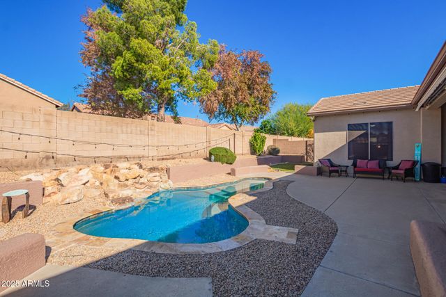 4616 W WHISPERING WIND Drive, Glendale, AZ 85310