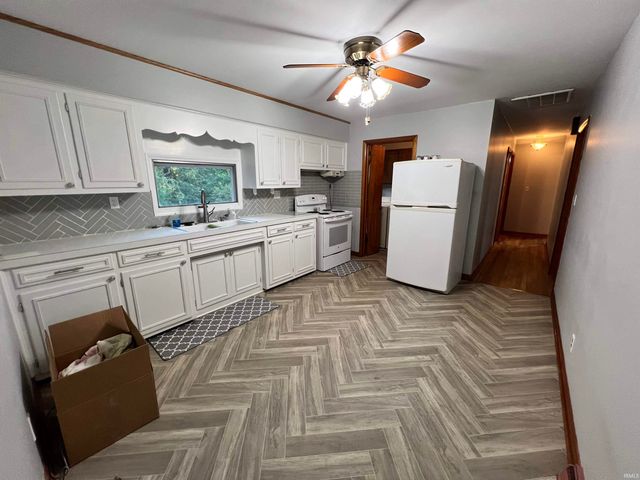 144 Pineview Drive, Vincennes, IN 47591