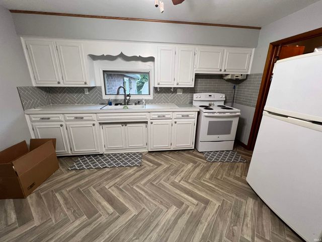 144 Pineview Drive, Vincennes, IN 47591