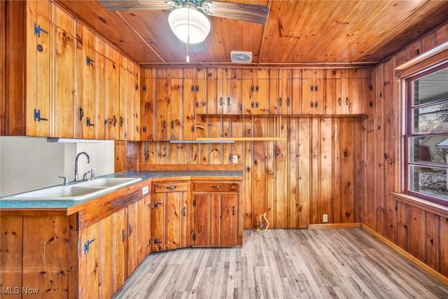 135 Wooster Street NW, Navarre, OH 44662