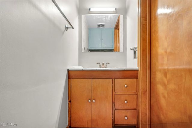 135 Wooster Street NW, Navarre, OH 44662