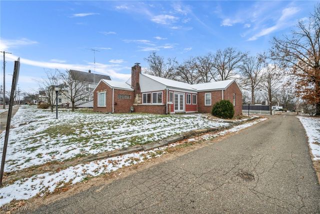 135 Wooster Street NW, Navarre, OH 44662