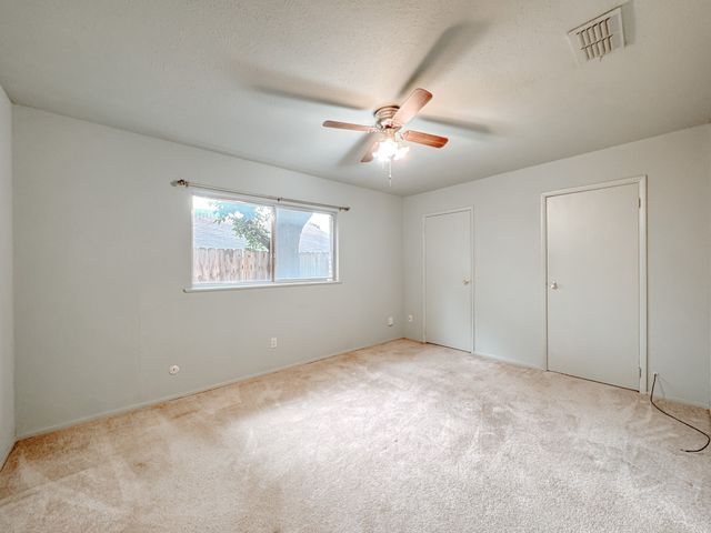 220 Hampton Avenue, Corsicana, TX 75110