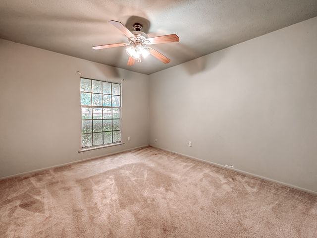 220 Hampton Avenue, Corsicana, TX 75110
