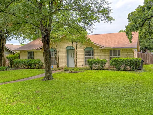 220 Hampton Avenue, Corsicana, TX 75110