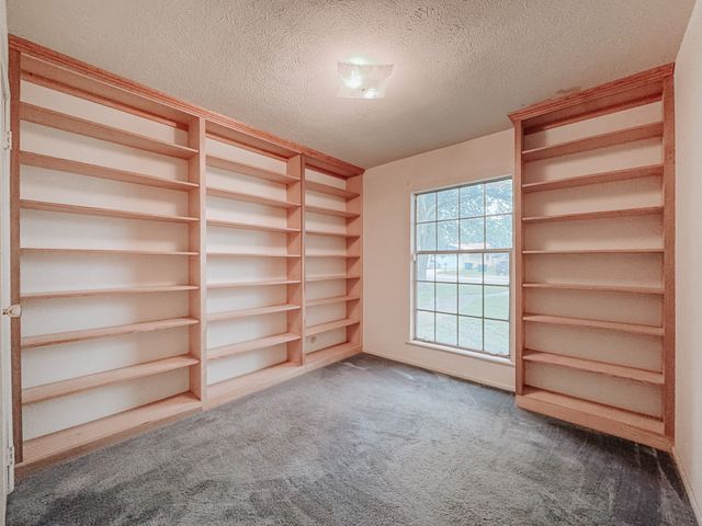 220 Hampton Avenue, Corsicana, TX 75110