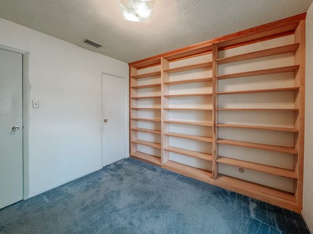220 Hampton Avenue, Corsicana, TX 75110