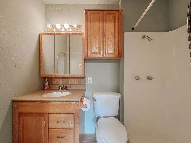 220 Hampton Avenue, Corsicana, TX 75110